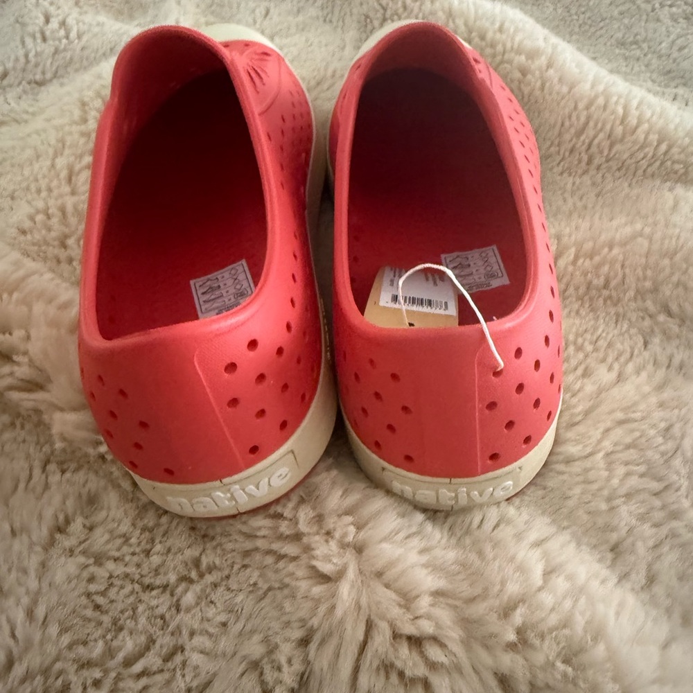 Native Slip-On Sneakers Women’s size 10 new in box - Picture 7 of 12